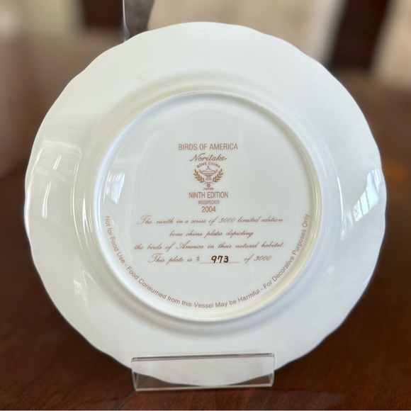 Noritake Plate Birds of America, Woodpecker, Christmas Series 2004, Collectible - Picture 2 of 6